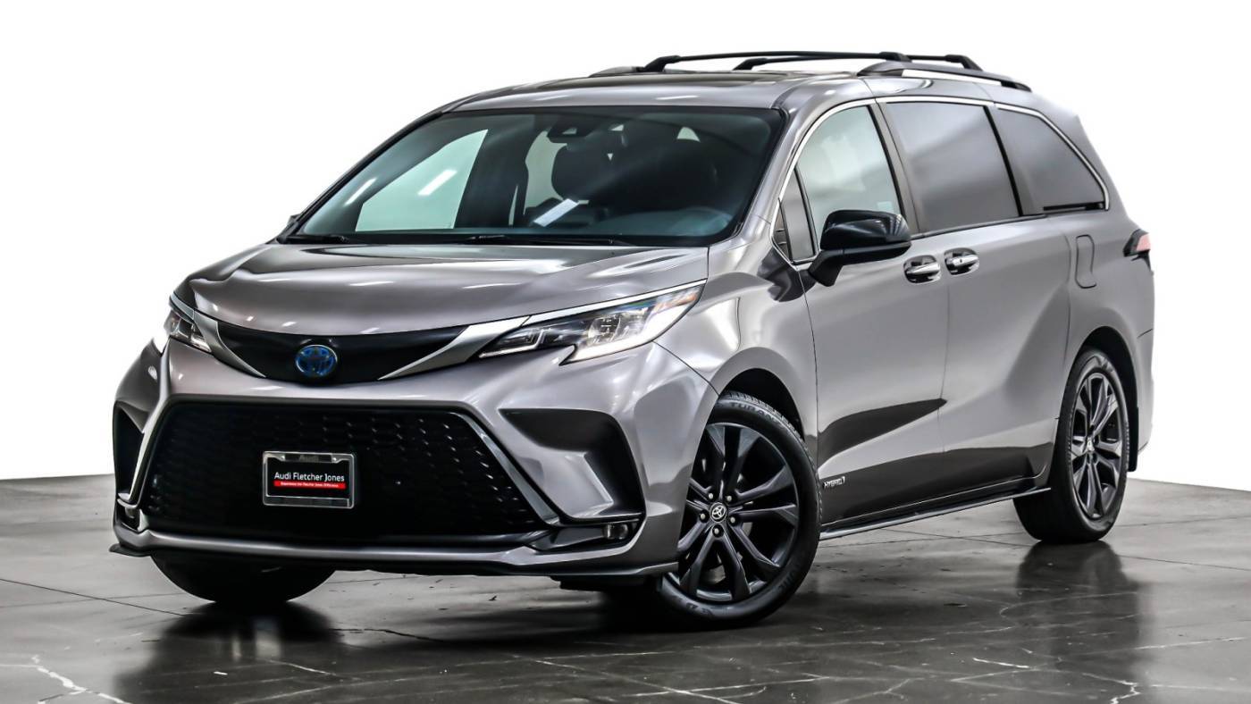 2021 Toyota Sienna XSE — Minivan — 19,861 mi — Costa Mesa, CA