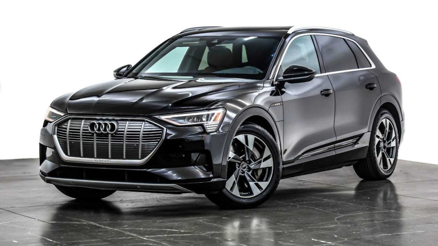 2022 Audi e-tron quattro Premium