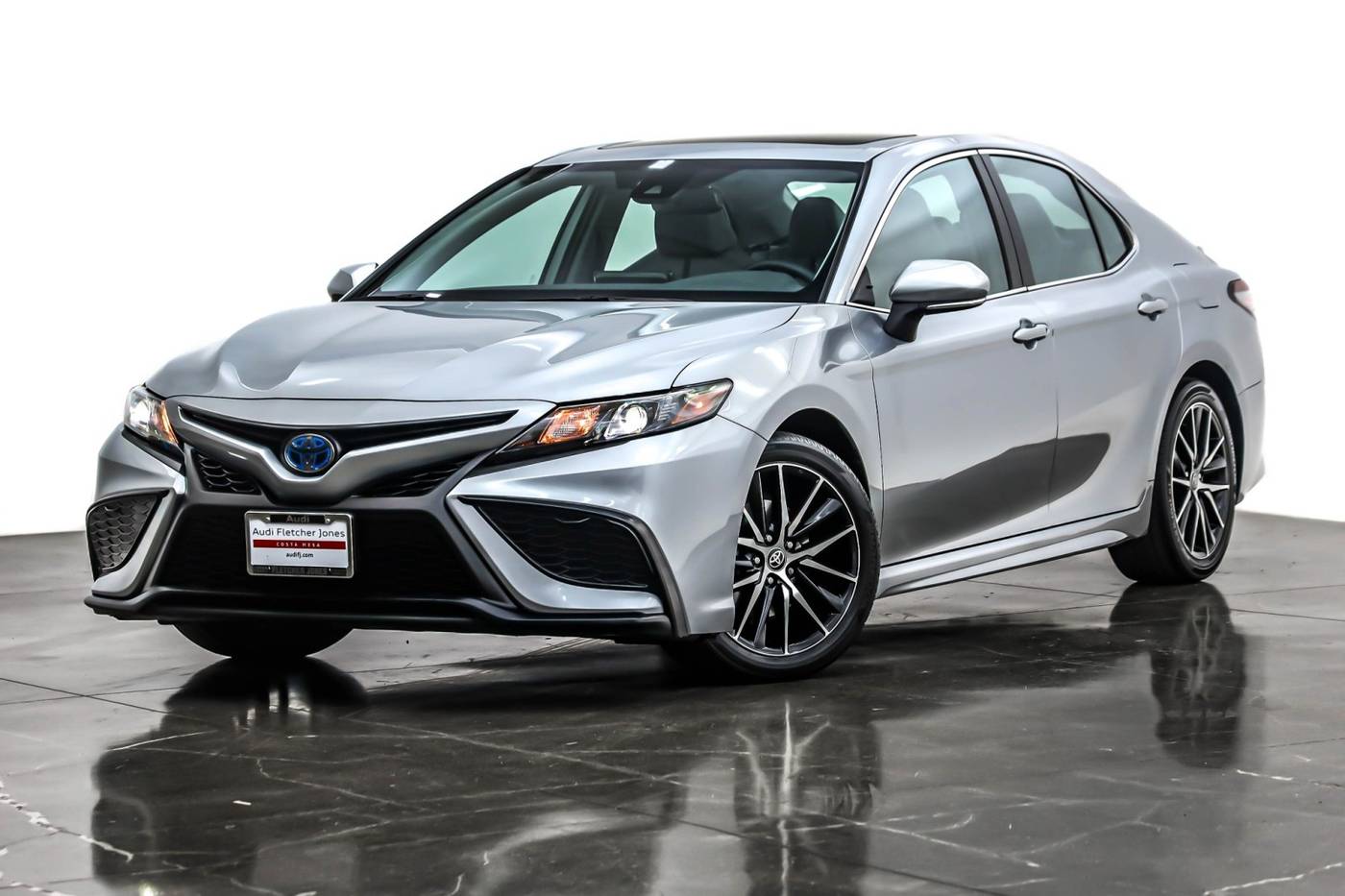 2022 Toyota Camry Hybrid SE — Sedan — 24,415 mi — Costa Mesa, CA