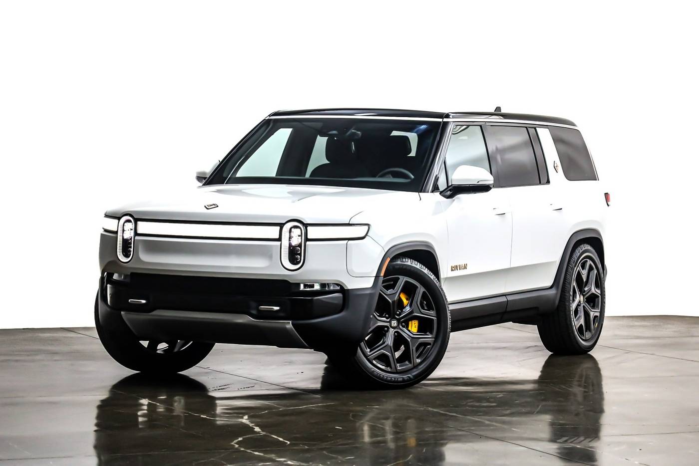 2022 Rivian R1S