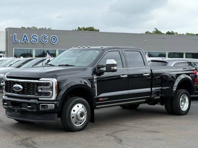 2024 Ford Super Duty F-450 LARIAT — Pickup Truck — 25,055 mi — Fenton, MI