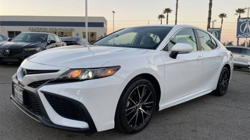 2022 Toyota Camry SE — Sedan — 17,511 mi — Riverside, CA