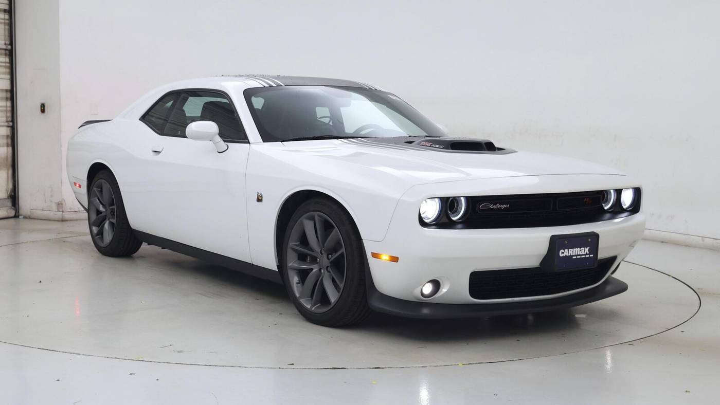 2016 Dodge Challenger 392 Hemi Scat Pack Shaker