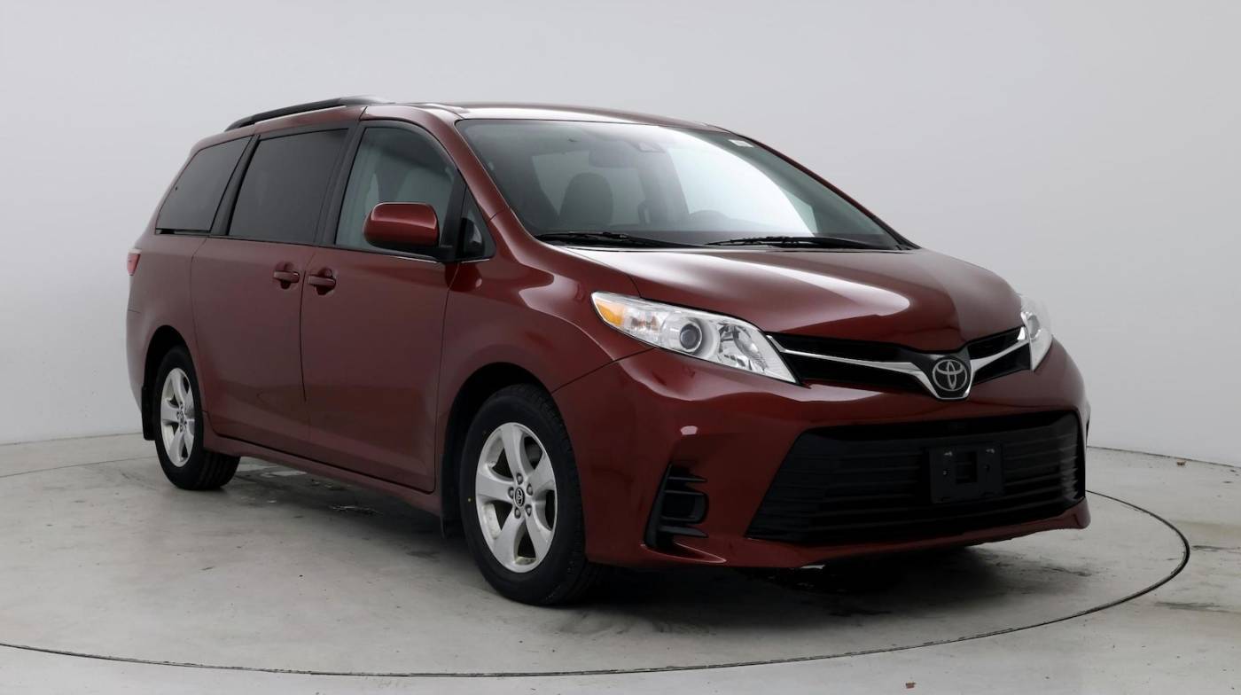 2018 Toyota Sienna LE — Minivan — 116,417 mi — South Portland, ME