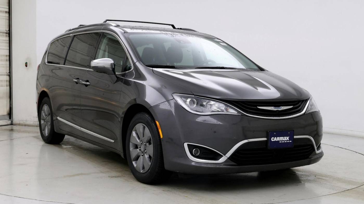 2019 Chrysler Pacifica Hybrid Limited — Minivan — 46,710 mi — Manchester, NH