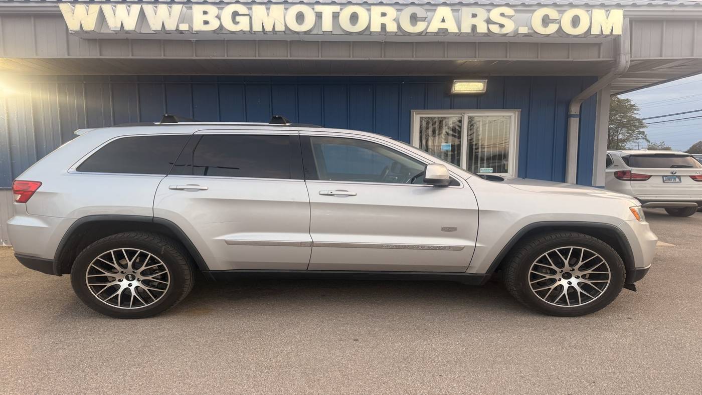 2011 Jeep Grand Cherokee Laredo — SUV — 204,963 mi — Naperville, IL