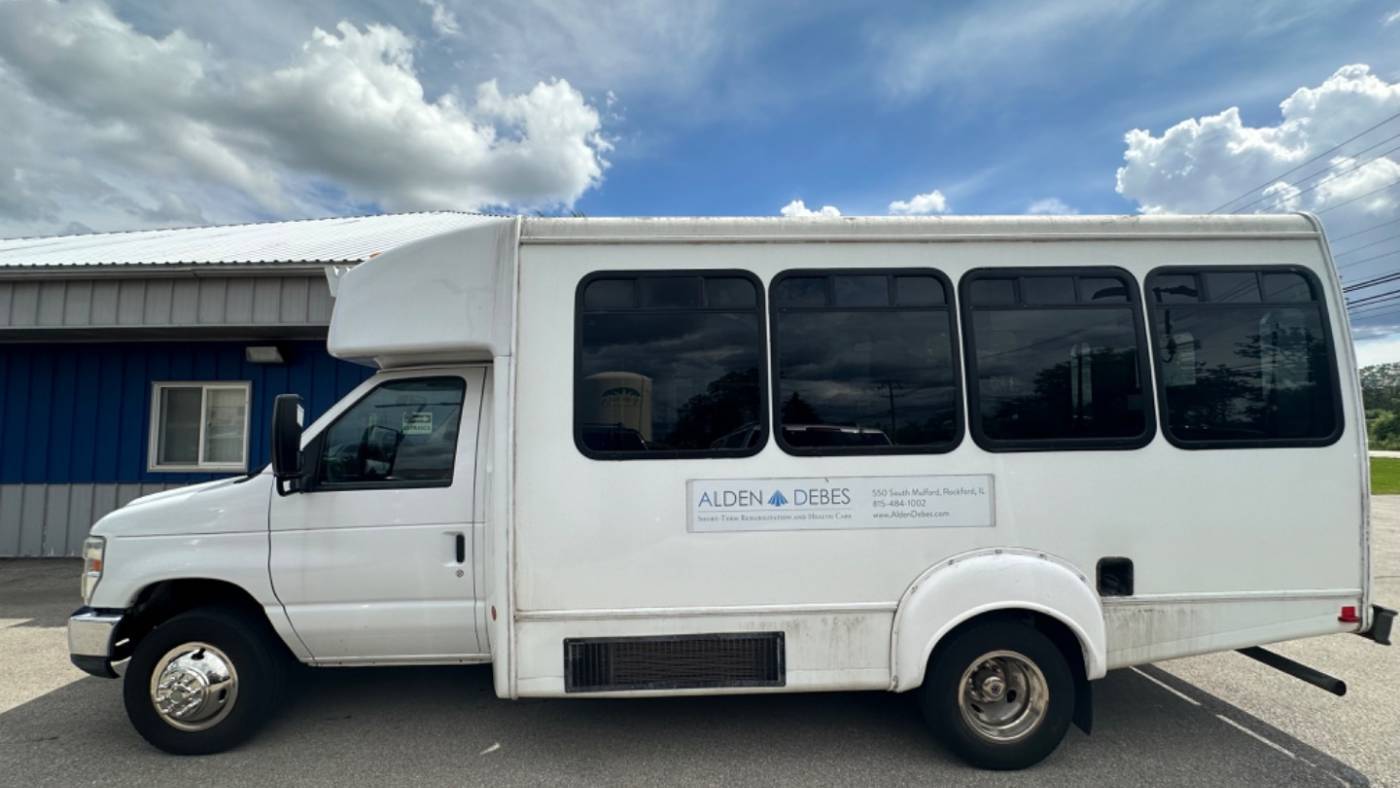 2012 Ford Econoline Commercial Cutaway E-450 — Chassis Cab Truck — 61,500 mi — Naperville, IL