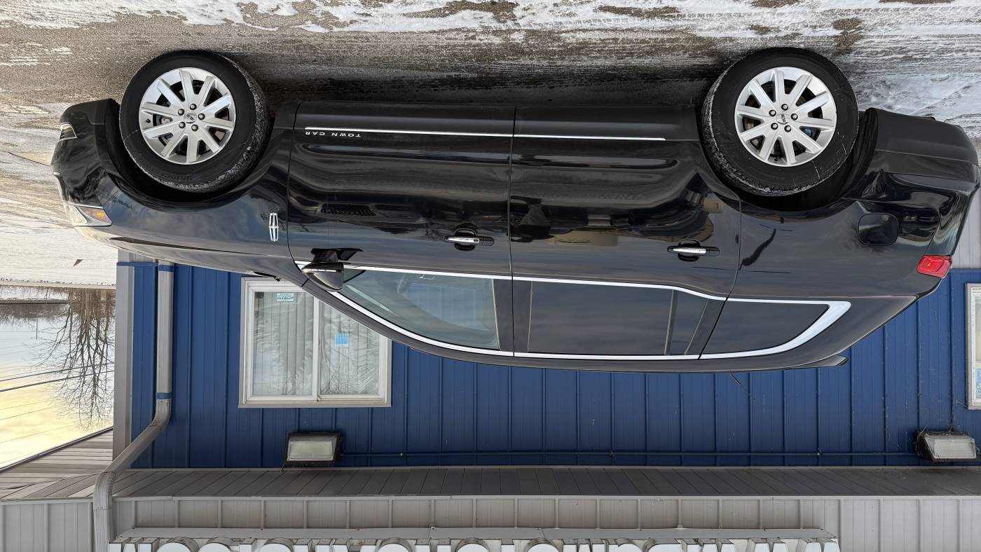 2019 Lincoln MKT Town Car Livery Fleet