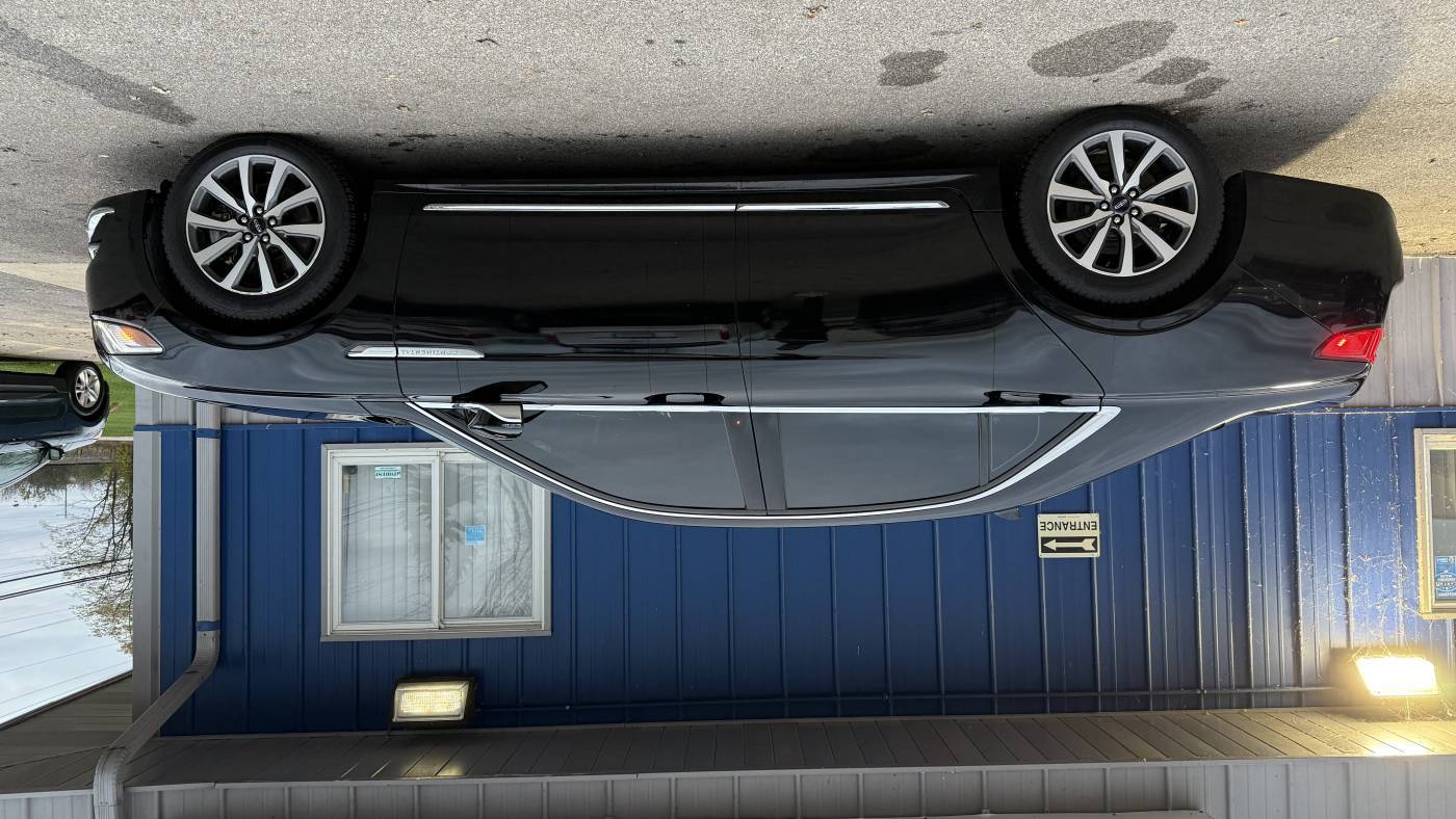 2020 Lincoln Continental Livery — Sedan — 122,125 mi — Naperville, IL