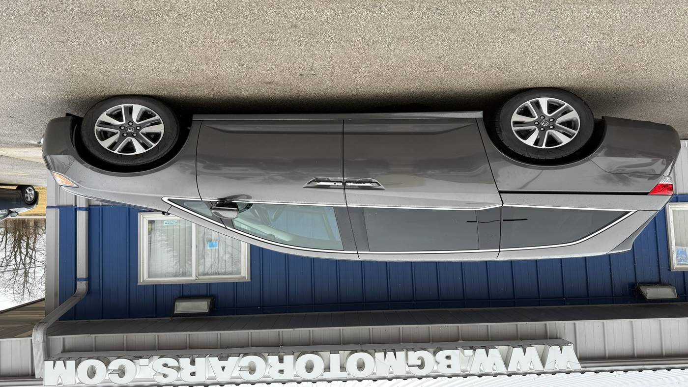 2014 Honda Odyssey Touring — Minivan — 123,560 mi — Naperville, IL