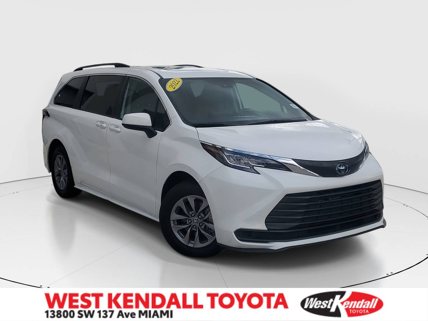 2022 Toyota Sienna LE — Minivan — 52,320 mi — Miami, FL