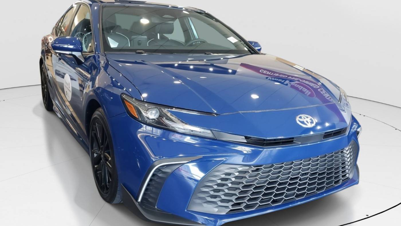 2025 Toyota Camry SE — Sedan — 5,518 mi — Miami, FL