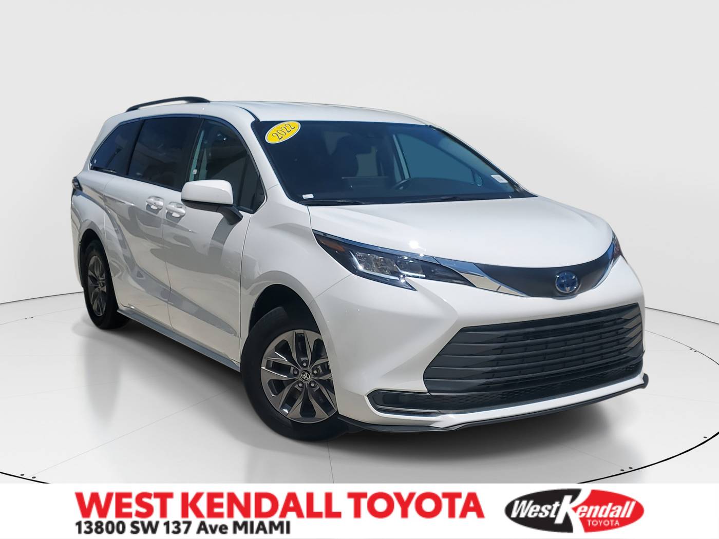 2022 Toyota Sienna LE — Minivan — 61,144 mi — Miami, FL