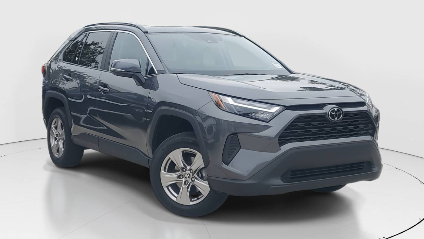 2022 Toyota RAV4 XLE — SUV — 26,360 mi — Miami, FL