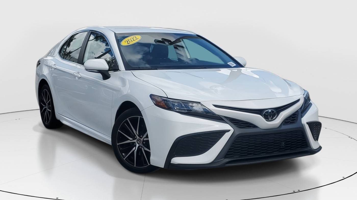 2022 Toyota Camry SE — Sedan — 23,285 mi — Miami, FL
