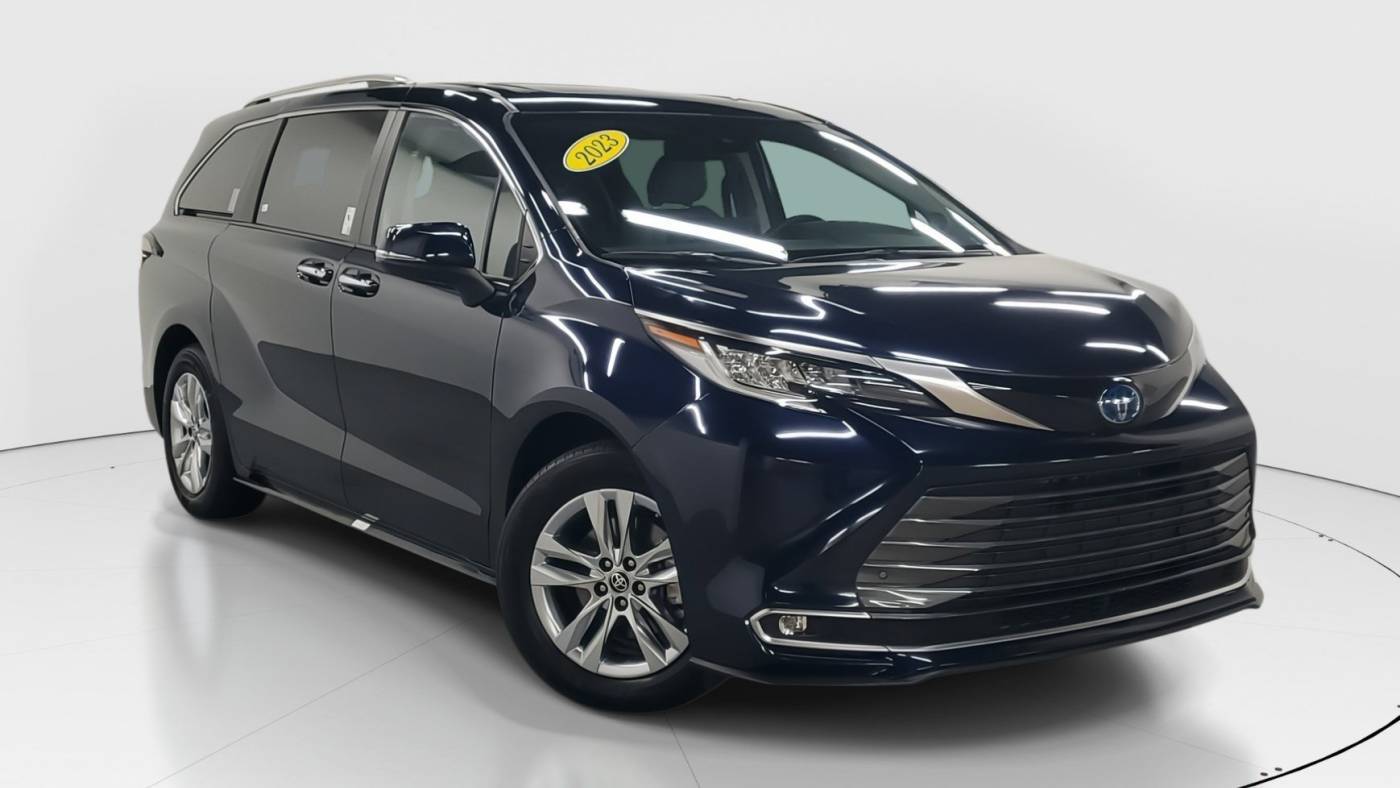 2023 Toyota Sienna Limited — Minivan — 25,058 mi — Miami, FL