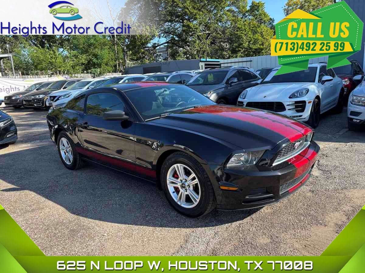 2013 Ford Mustang V6 — Coupe — 141,539 mi — Houston, TX