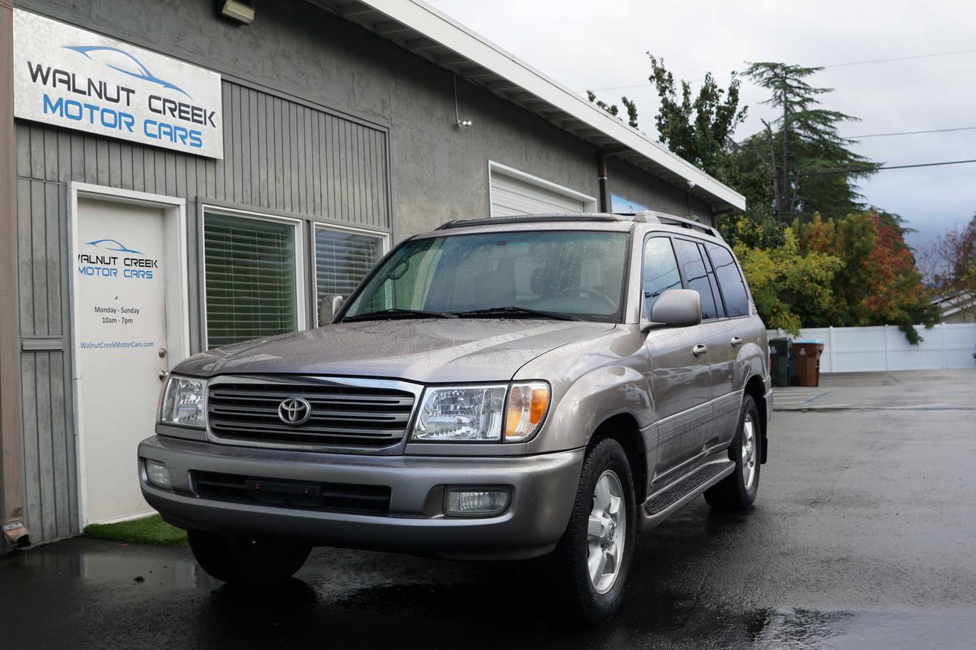 2004 Toyota Land Cruiser Base
