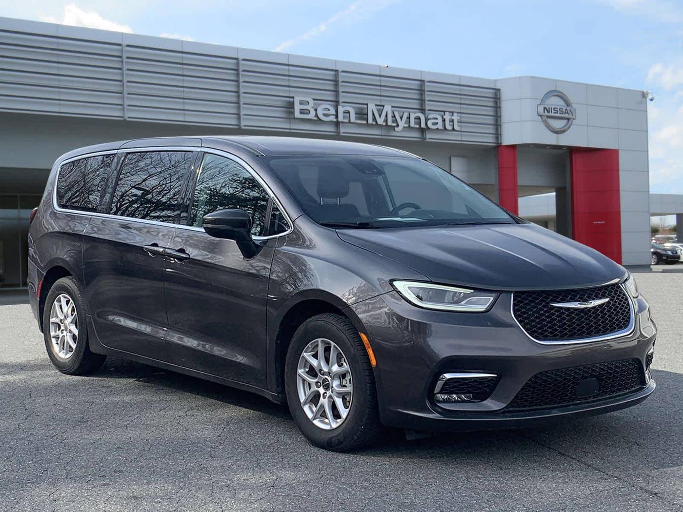 2023 Chrysler Pacifica Touring L — Minivan — 62,174 mi — Salisbury, NC