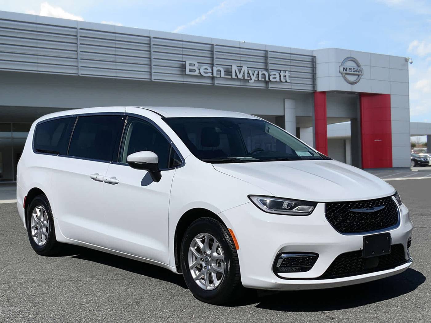 2023 Chrysler Pacifica Touring L — Minivan — 62,334 mi — Salisbury, NC