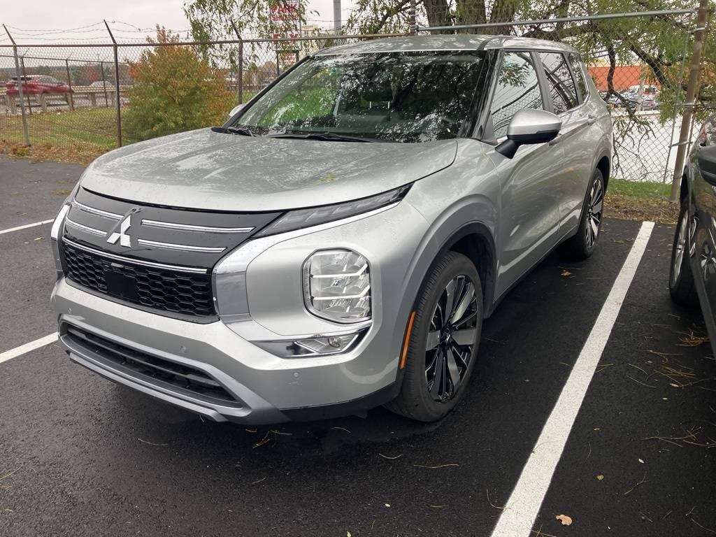 2025 Mitsubishi Outlander SE — SUV — 13,181 mi — Boston, MA