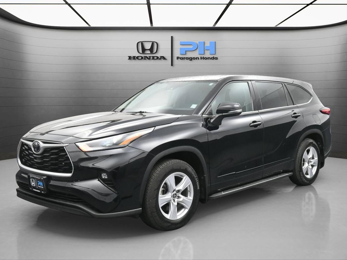 2022 Toyota Highlander LE — SUV — 10,696 mi — Woodside, NY