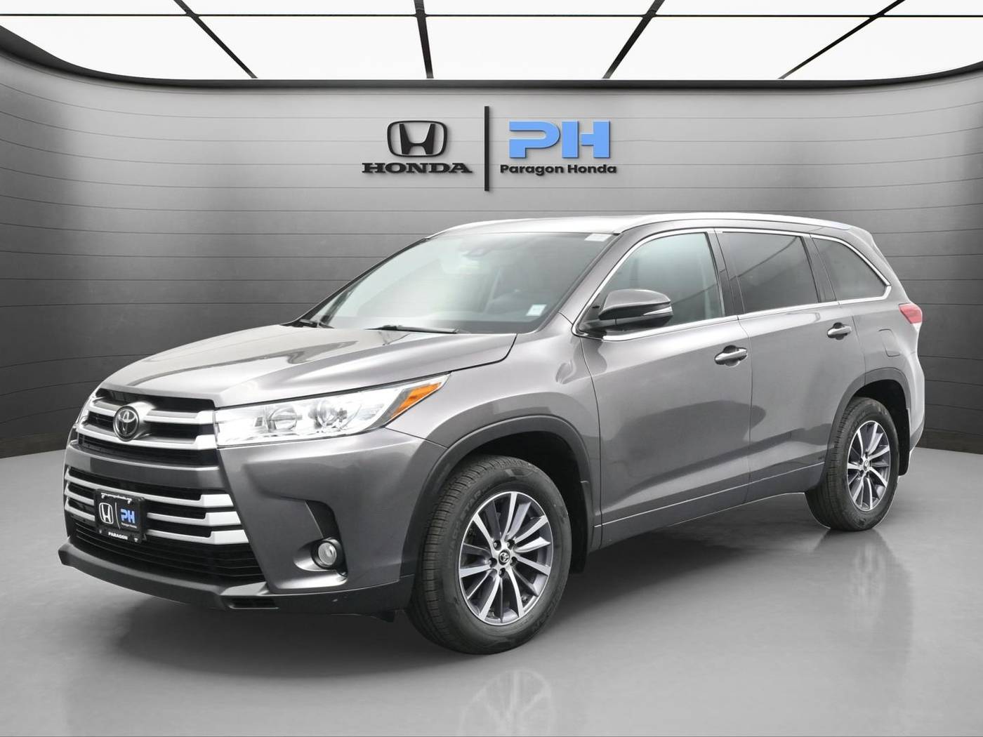 2017 Toyota Highlander SE V6 — SUV — 32,745 mi — Woodside, NY