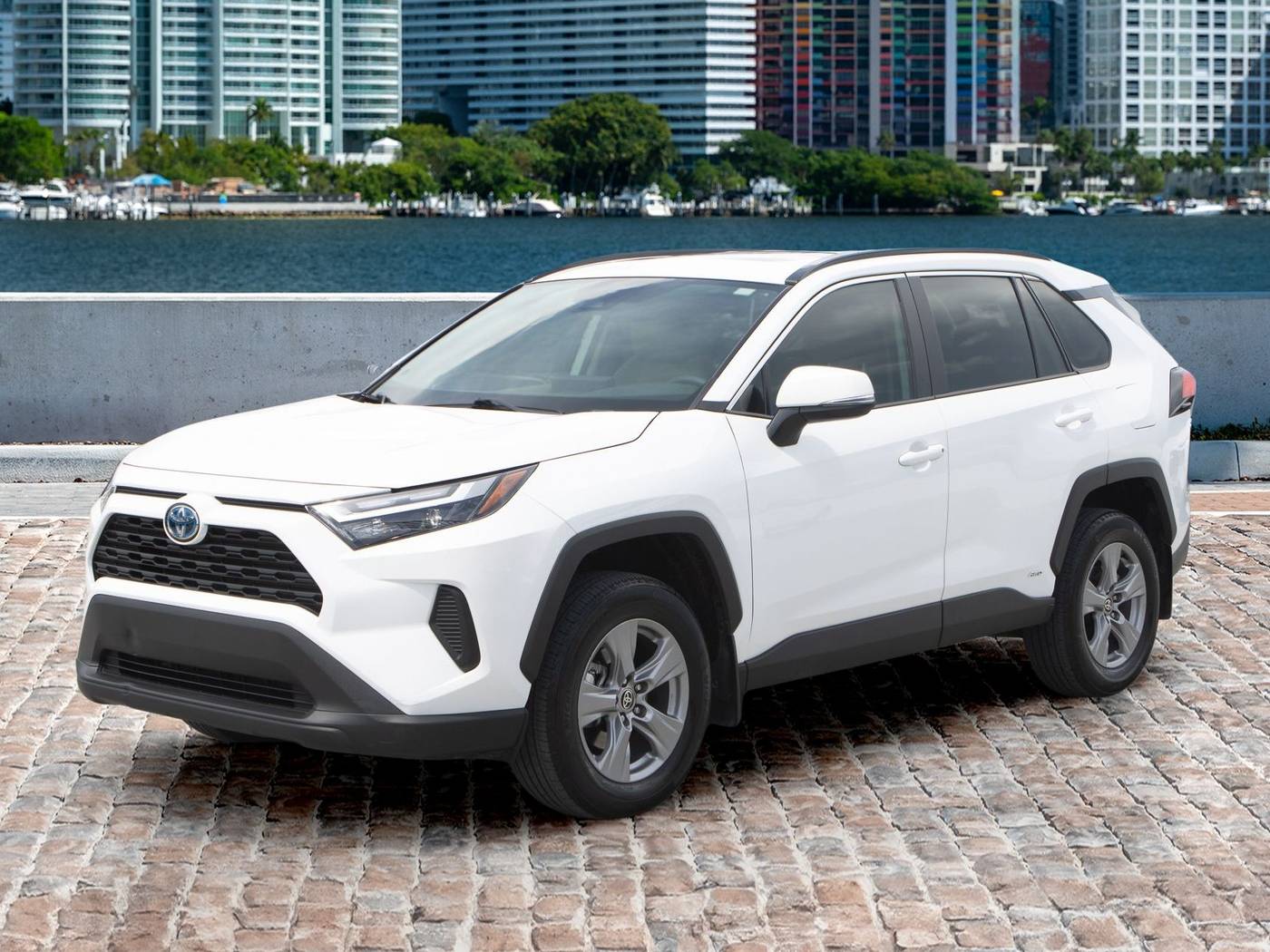 2024 Toyota RAV4 Hybrid XLE — SUV — 32,000 mi — Miami, FL