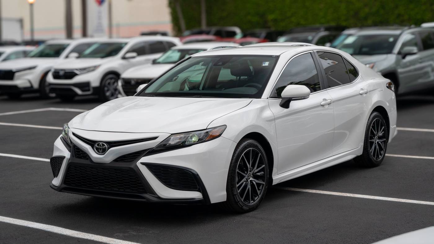 2023 Toyota Camry SE — Sedan — 56,055 mi — Miami, FL