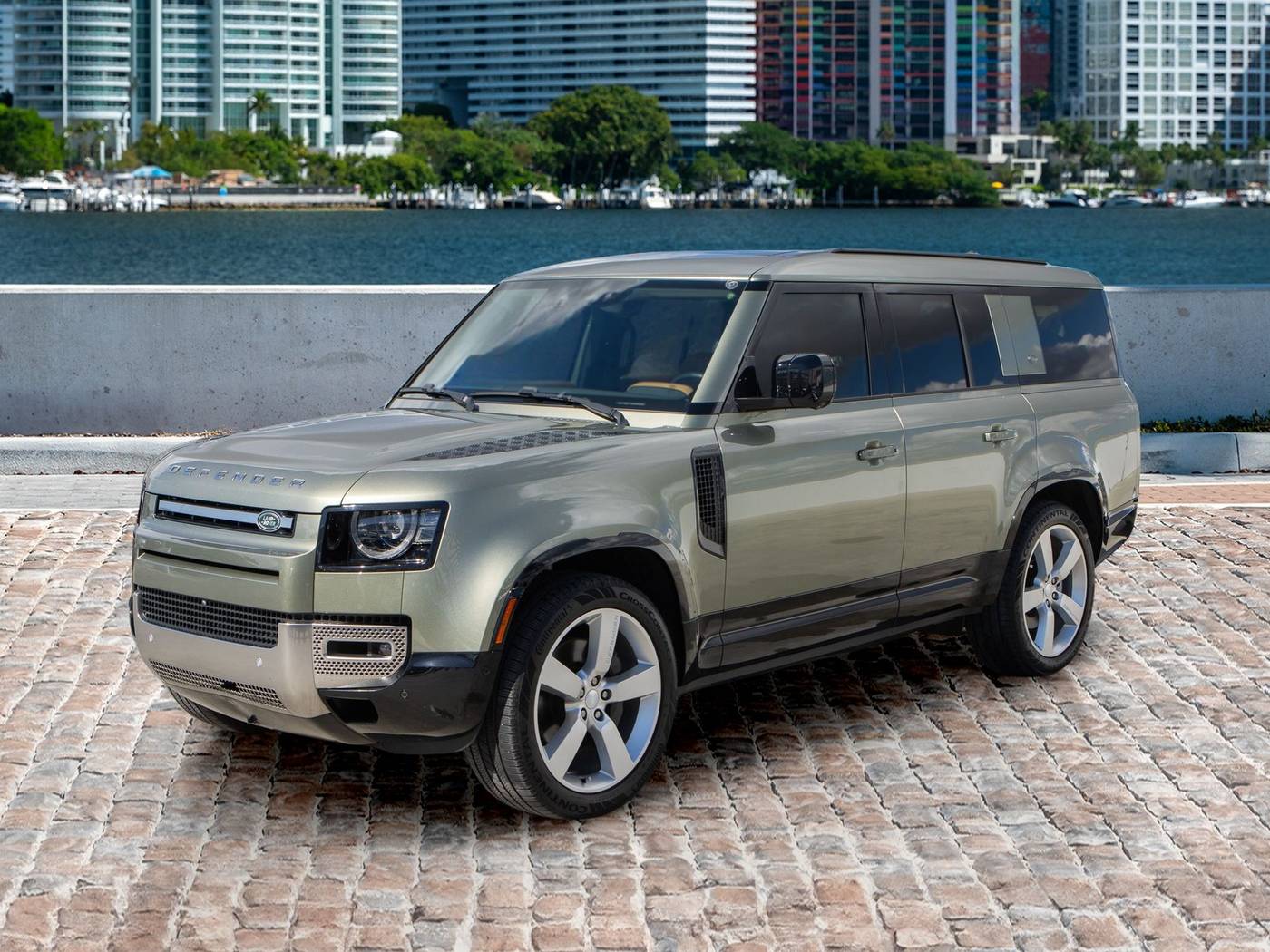 2023 Land Rover Defender SE — SUV — 10,798 mi — Miami, FL