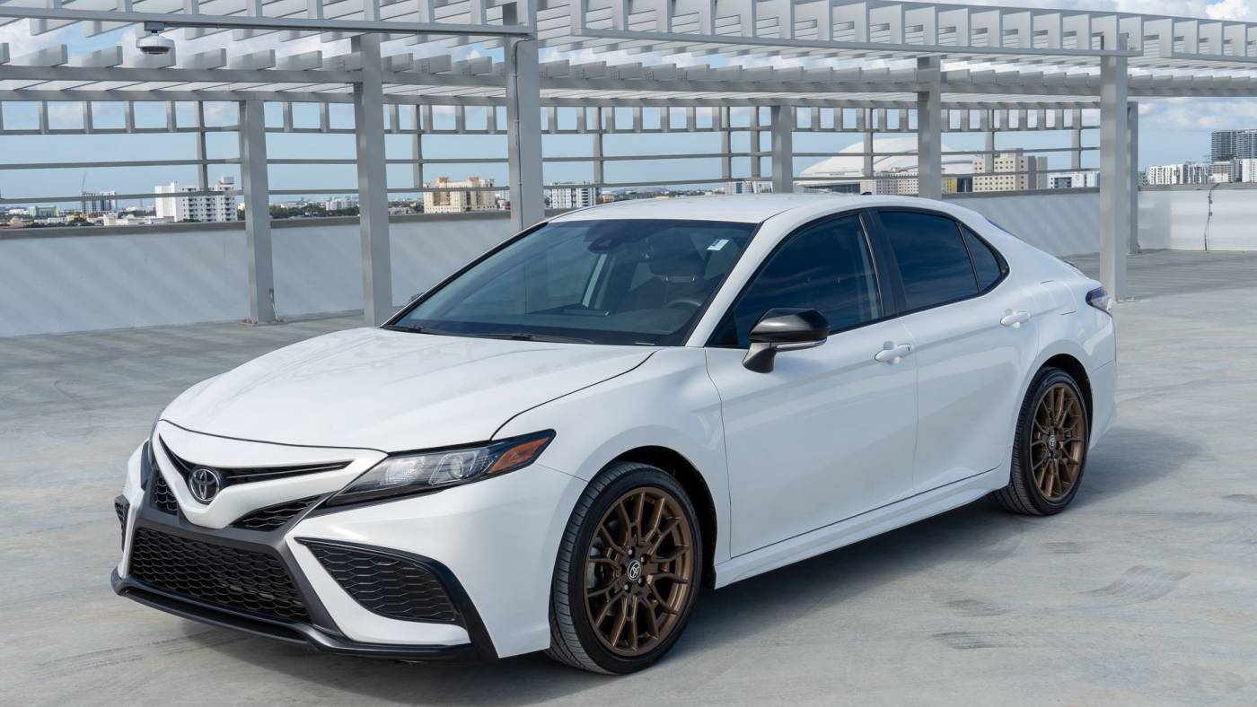 2023 Toyota Camry SE — Sedan — 33,048 mi — Miami, FL