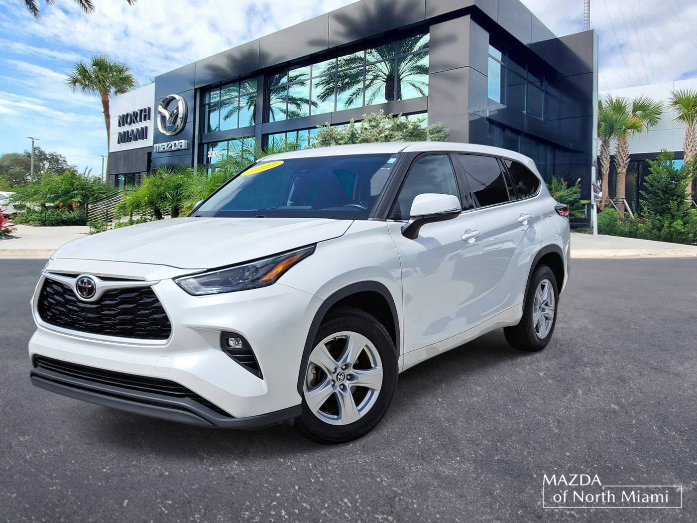 2022 Toyota Highlander LE — SUV — 32,818 mi — Miami, FL
