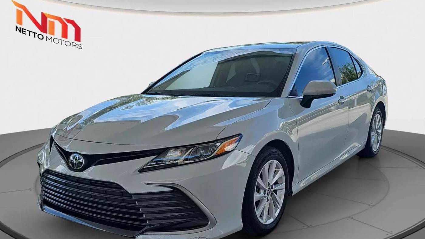 2022 Toyota Camry LE — Sedan — 30,954 mi — West Palm Beach, FL