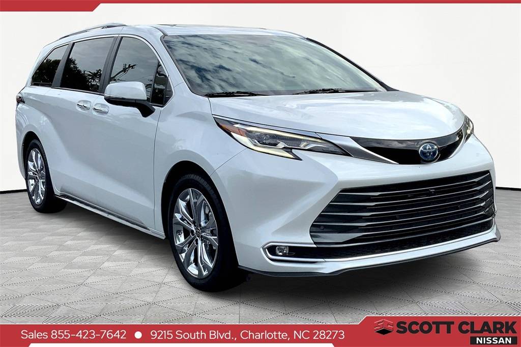 2023 Toyota Sienna Platinum — Minivan — 31,885 mi — Charlotte, NC