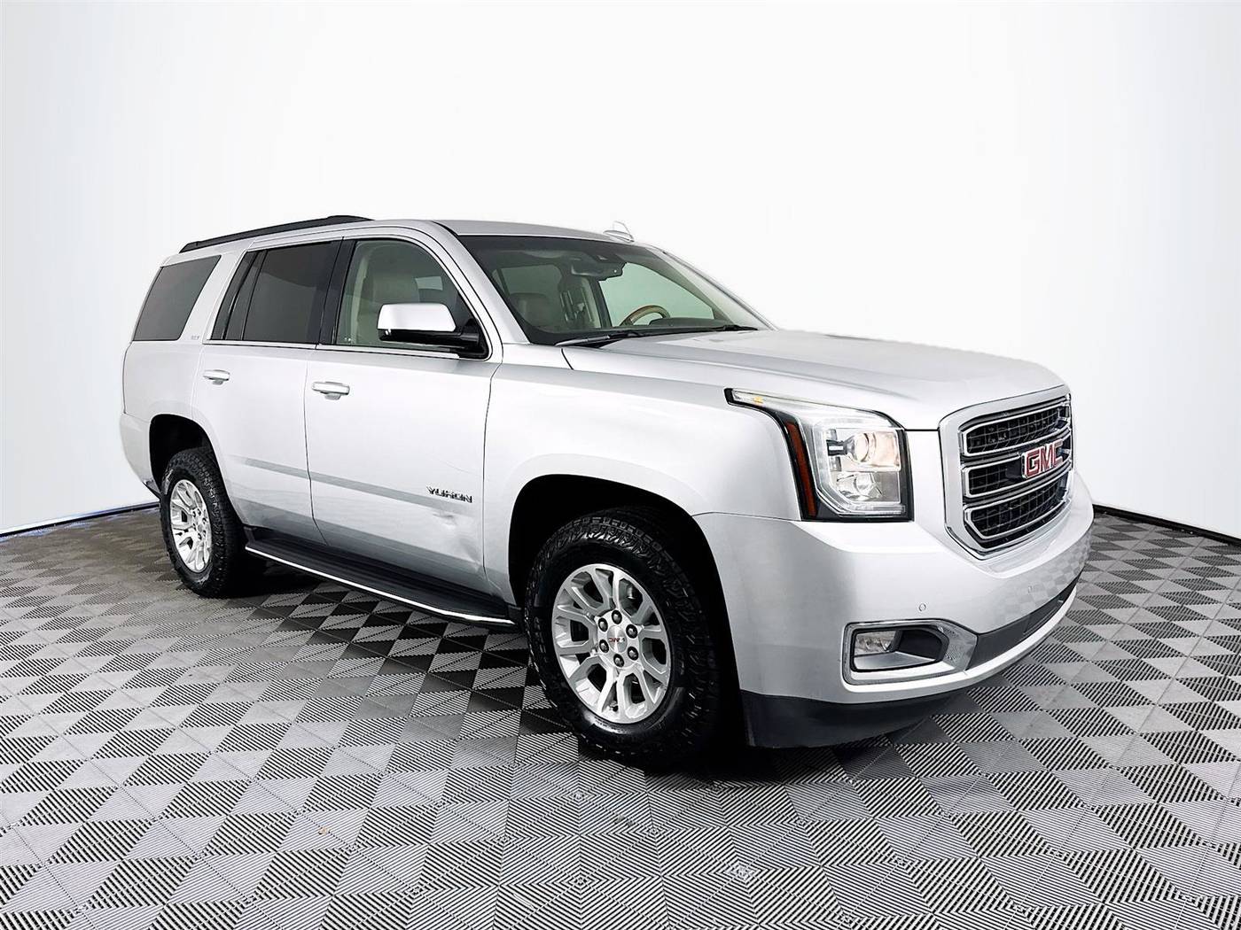 2017 GMC Yukon SLT — SUV — 127,732 mi — St. Petersburg, FL