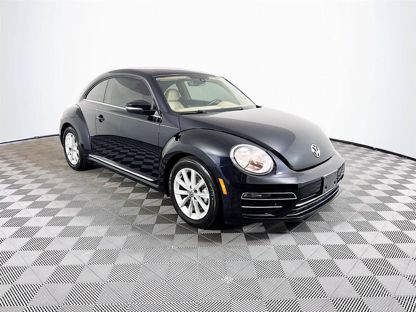 2018 Volkswagen Beetle SE — Coupe — 88,895 mi — St. Petersburg, FL