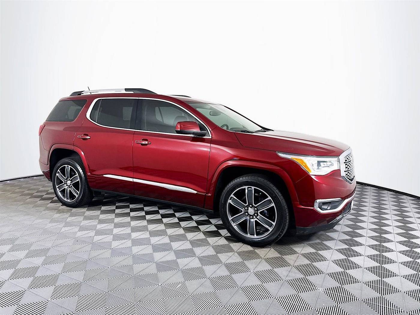 2018 GMC Acadia Denali — SUV — 41,674 mi — St. Petersburg, FL