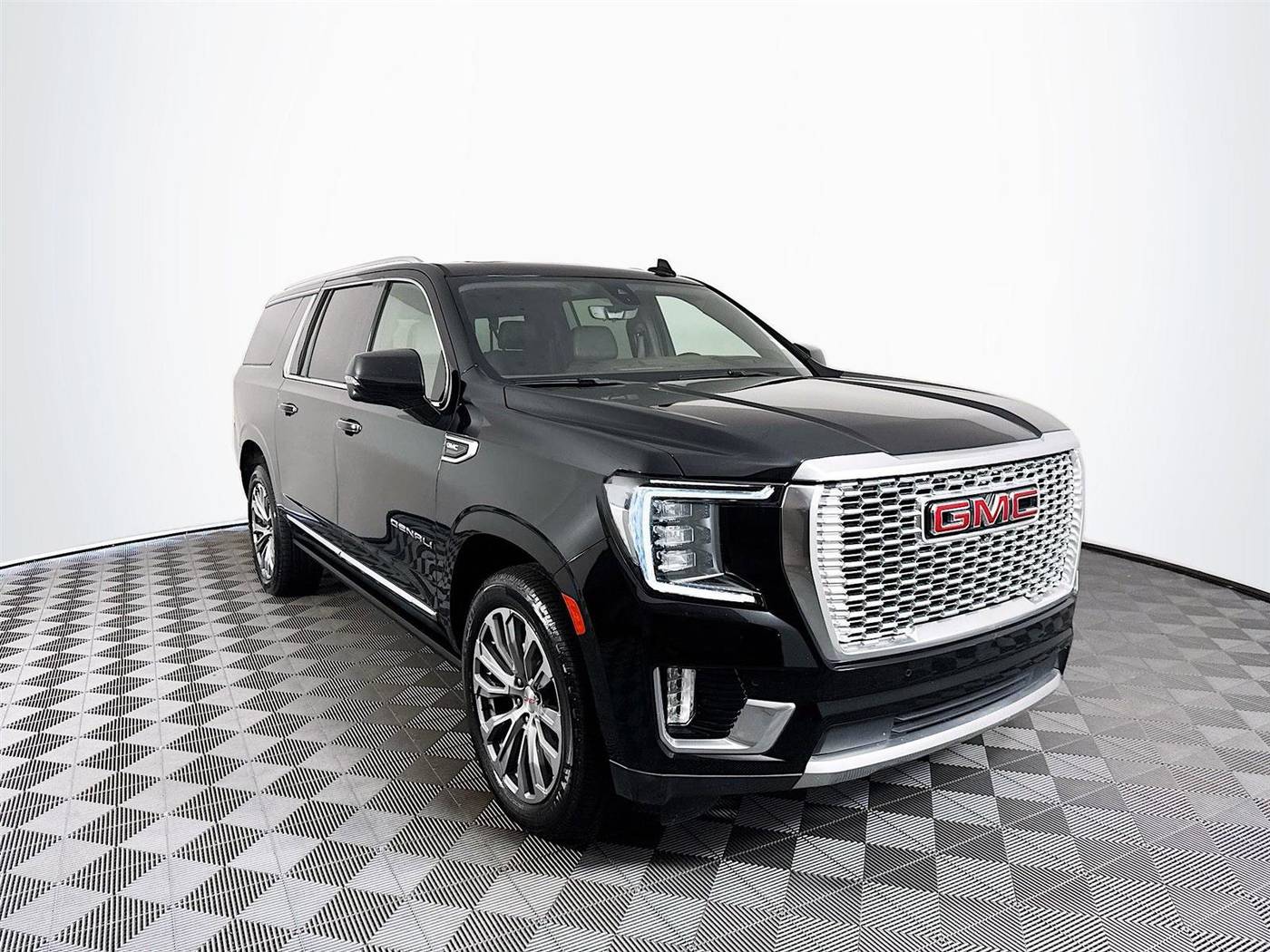 2021 GMC Yukon Denali — SUV — 68,329 mi — St. Petersburg, FL