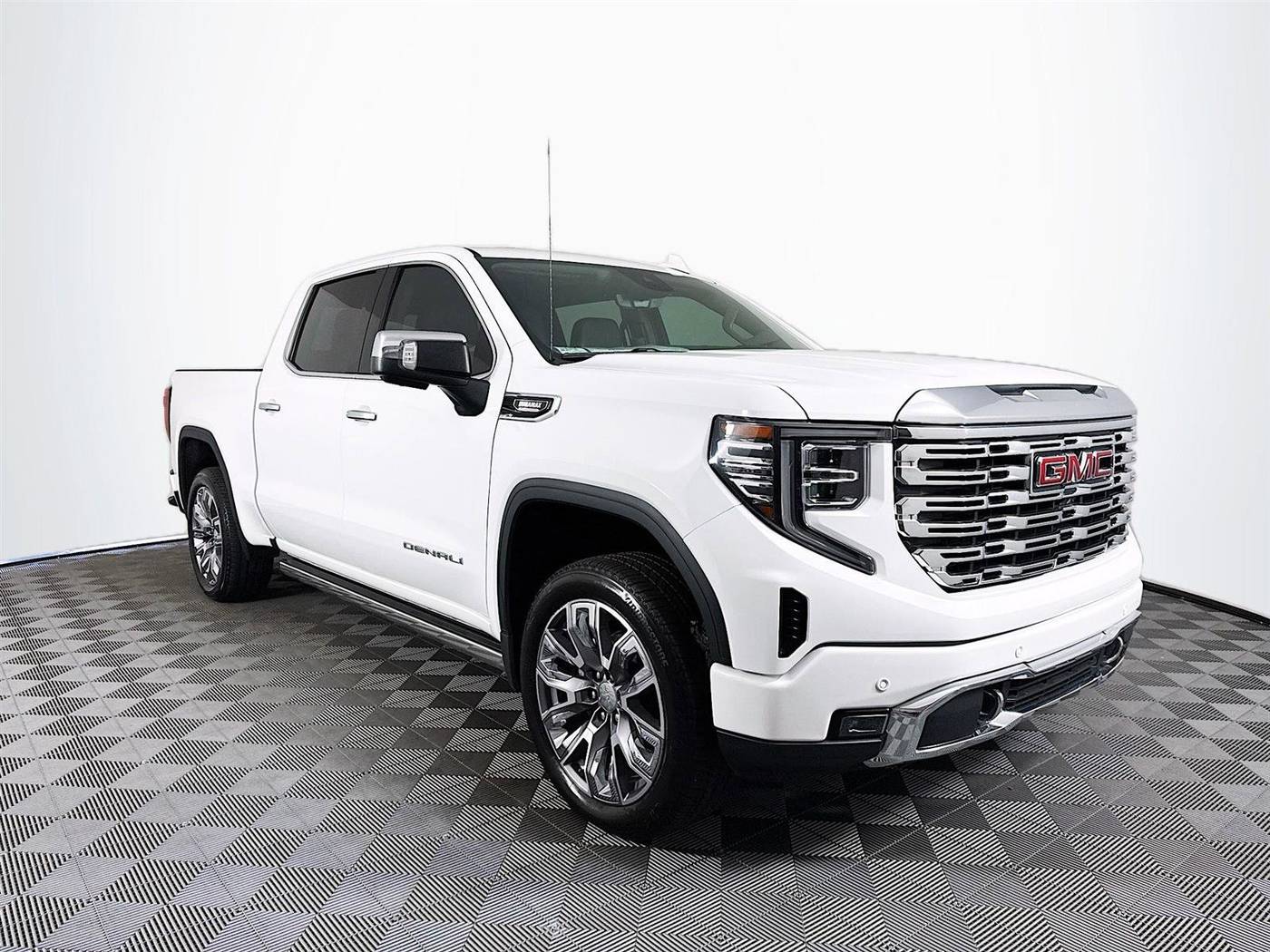2023 GMC Sierra 1500 Denali — Pickup Truck — 34,000 mi — St. Petersburg, FL