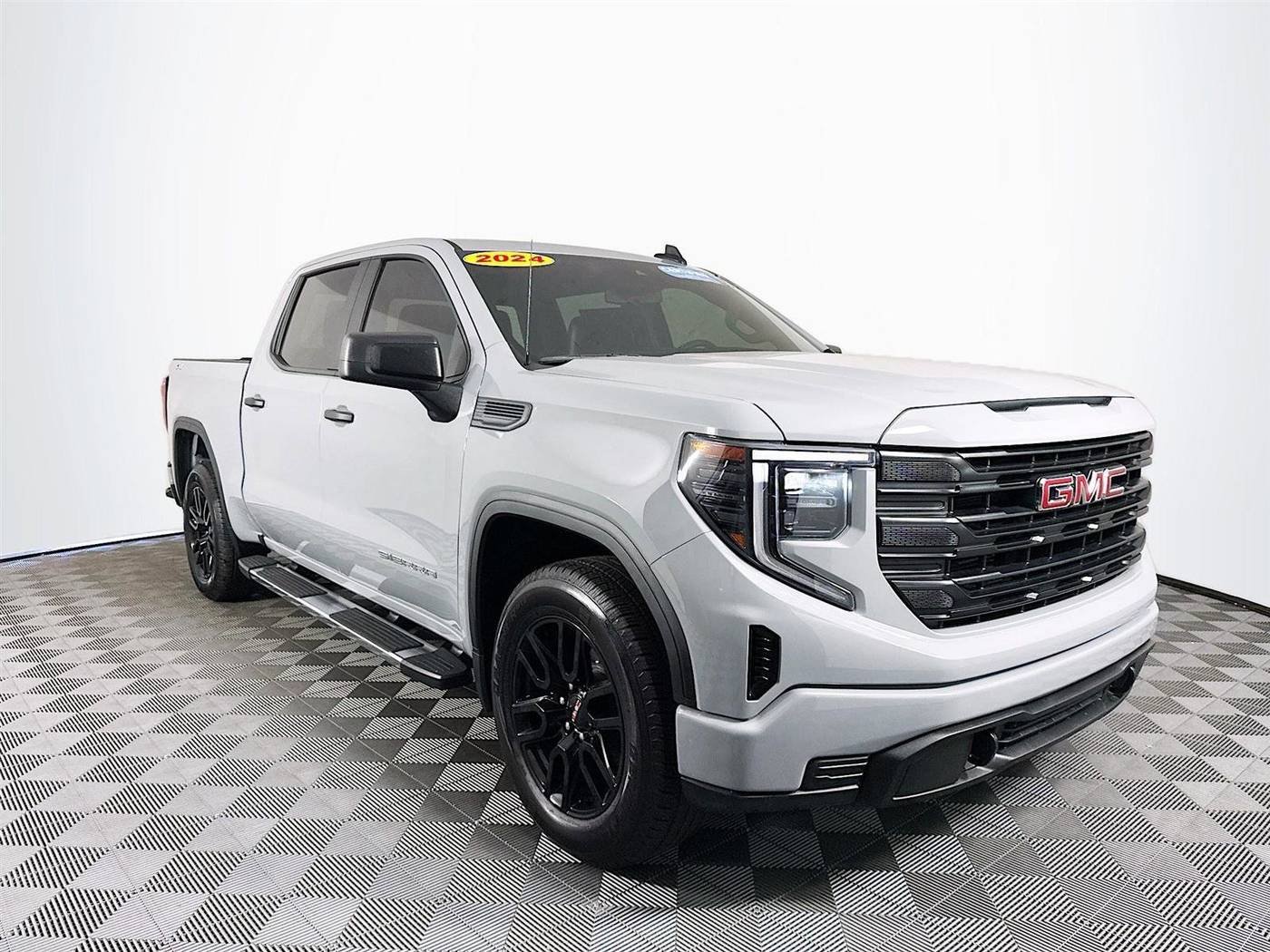 2024 GMC Sierra 1500 Pro — Pickup Truck — 22,287 mi — St. Petersburg, FL