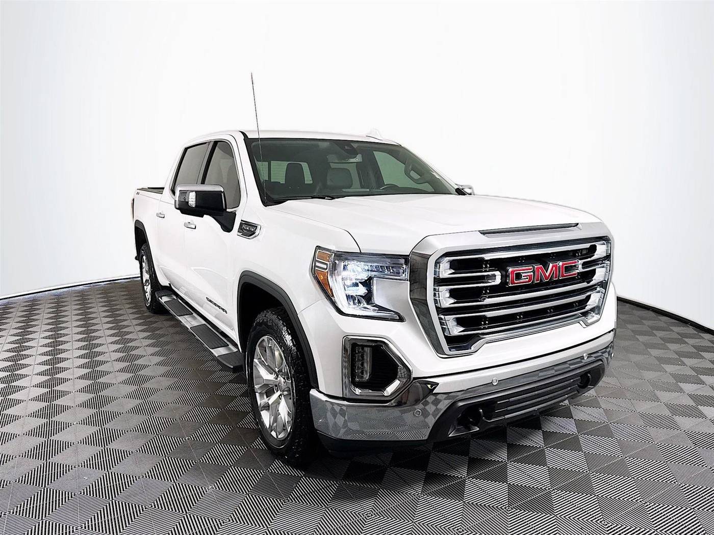 2019 GMC Sierra 1500 SLT — Pickup Truck — 84,131 mi — St. Petersburg, FL