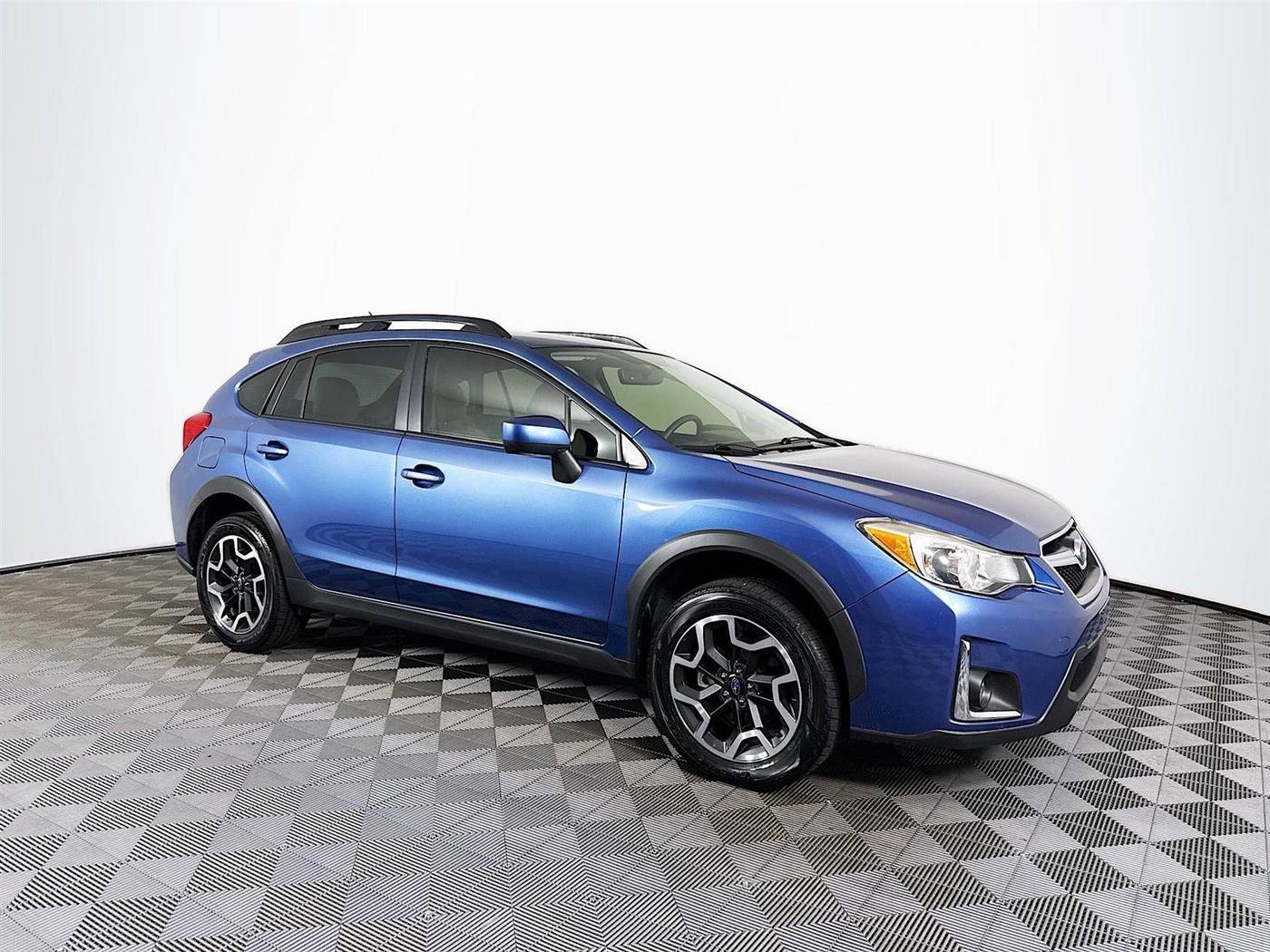 2017 Subaru Crosstrek Premium — SUV — 11,295 mi — St. Petersburg, FL