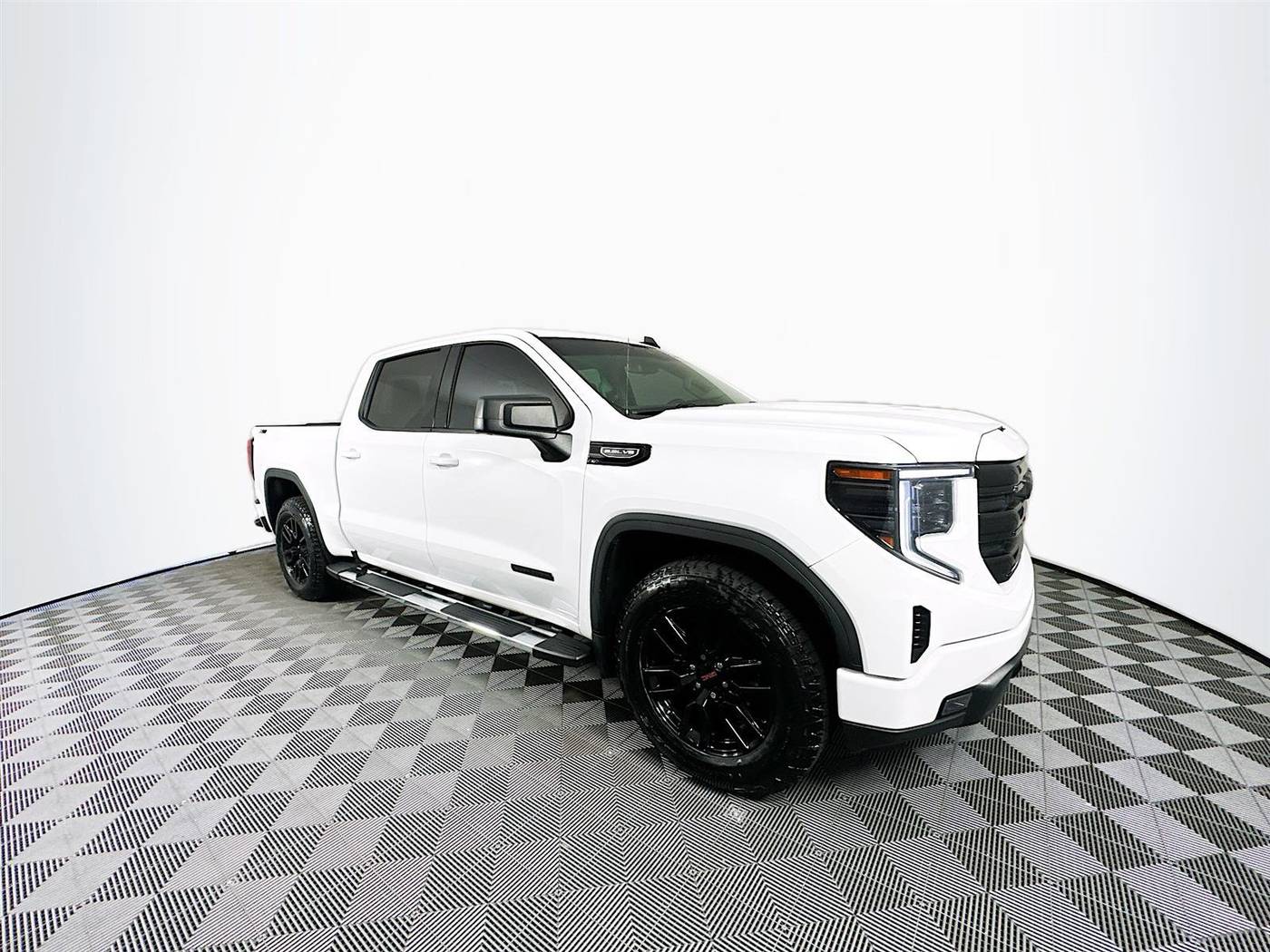 2022 GMC Sierra 1500 Elevation — Pickup Truck — 23,076 mi — St. Petersburg, FL