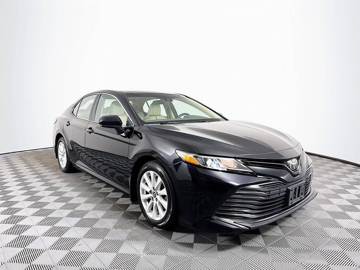 2019 Toyota Camry LE — Sedan — 76,731 mi — St. Petersburg, FL