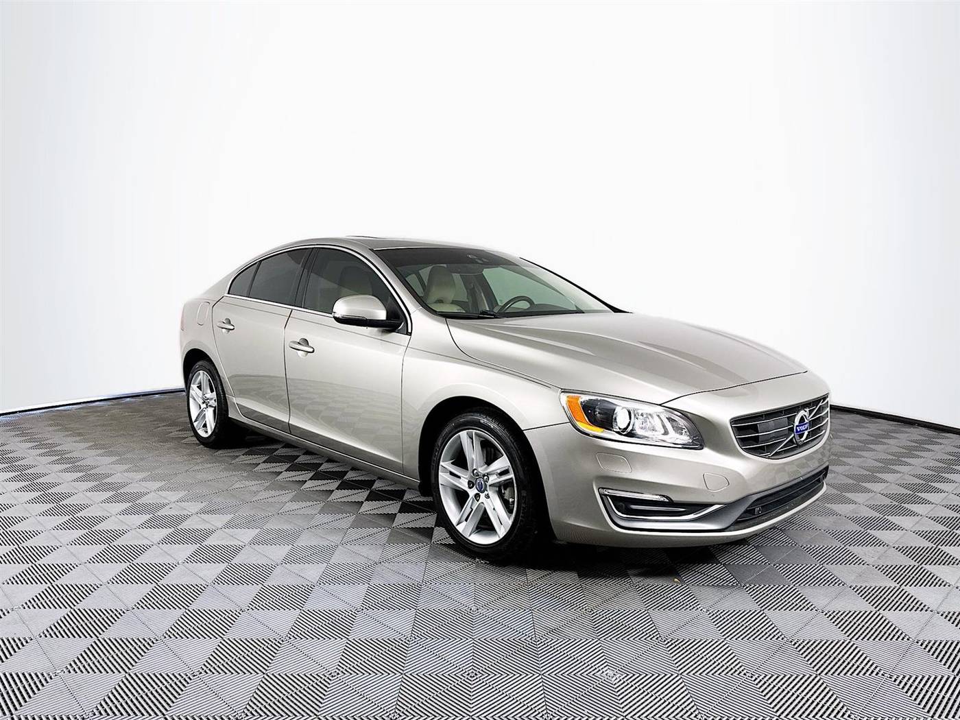 2015 Volvo S60 Platinum — Sedan — 58,664 mi — St. Petersburg, FL