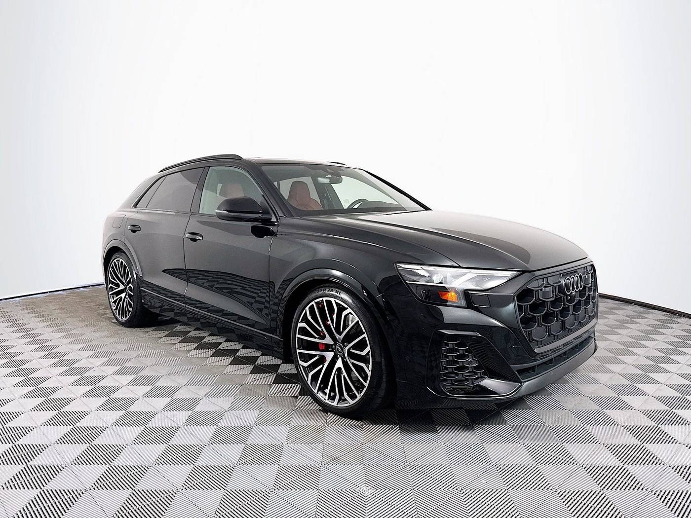 2024 Audi SQ8 Premium Plus — SUV — 3,828 mi — St. Petersburg, FL