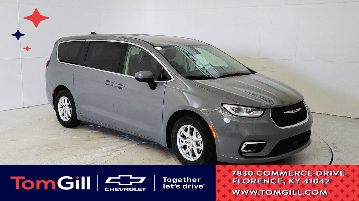 2023 Chrysler Pacifica Touring L — Minivan — 66,728 mi — Florence, KY