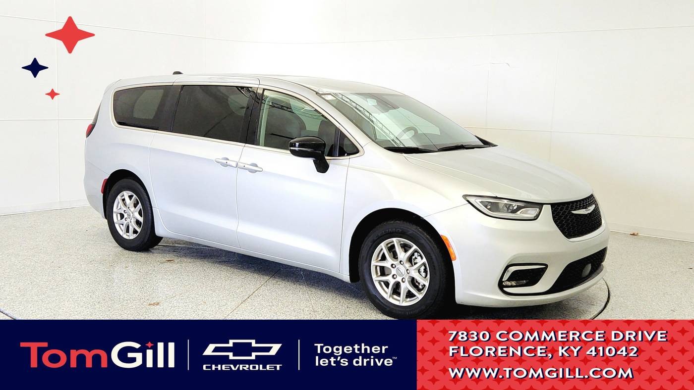 2024 Chrysler Pacifica Touring L — Minivan — 52,100 mi — Florence, KY