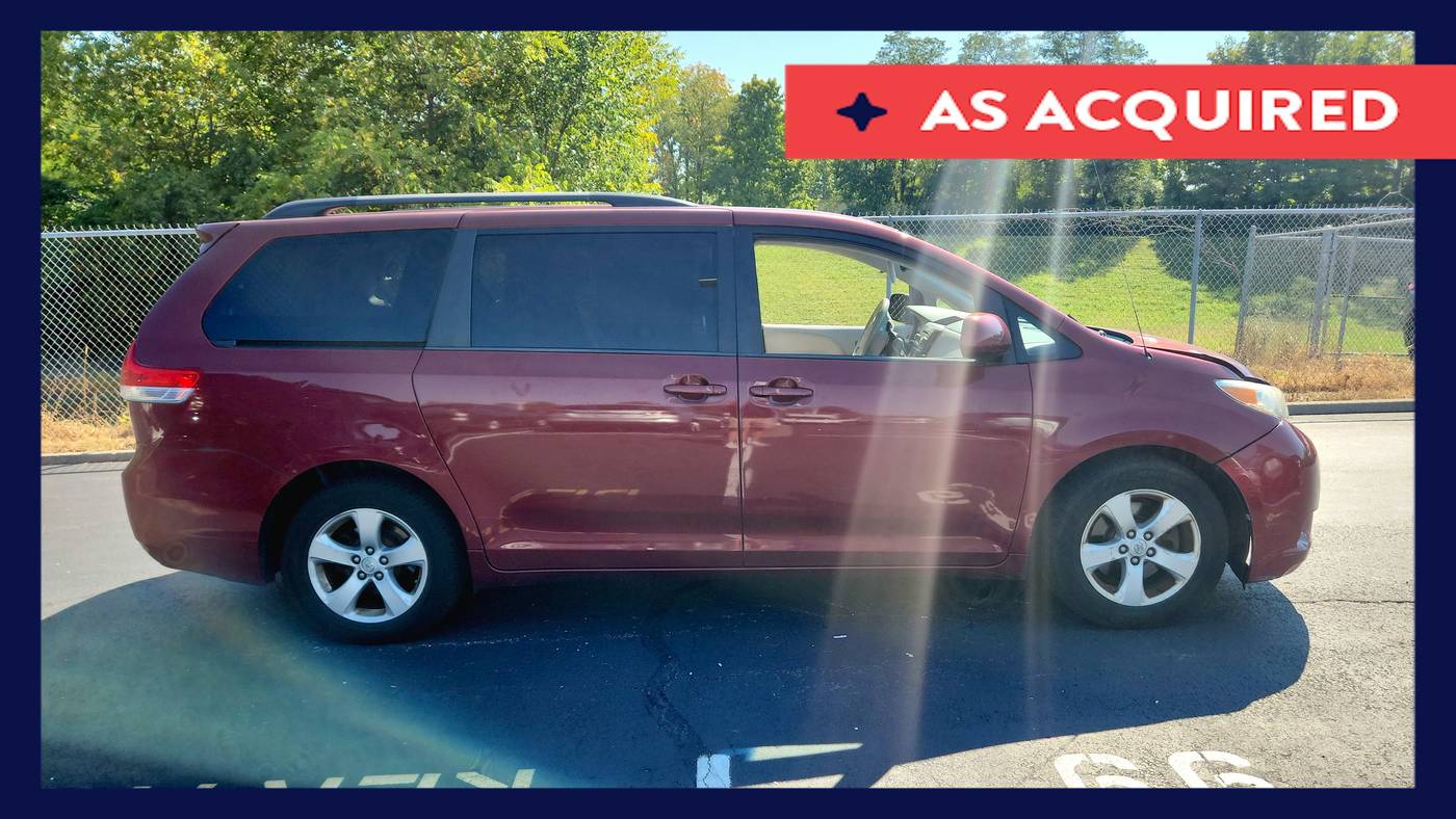 2014 Toyota Sienna LE — Minivan — 113,601 mi — Florence, KY