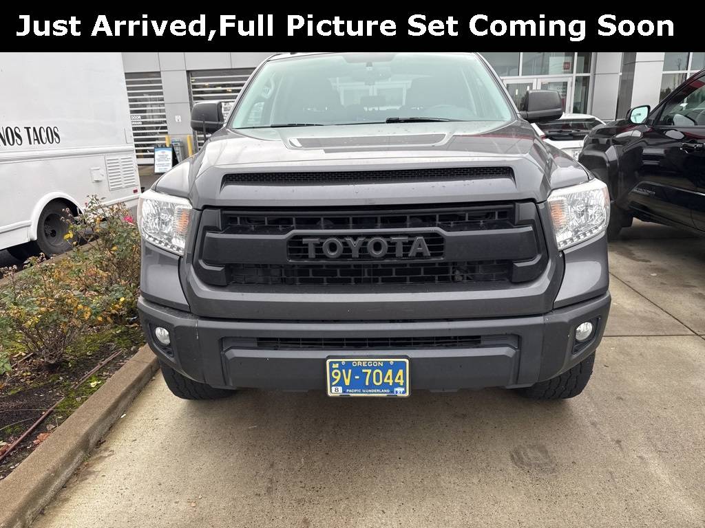2017 Toyota Tundra SR5